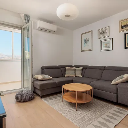 Luxury Near The Апартаменты Сплит