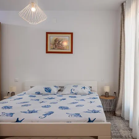 Luxury Near The Split